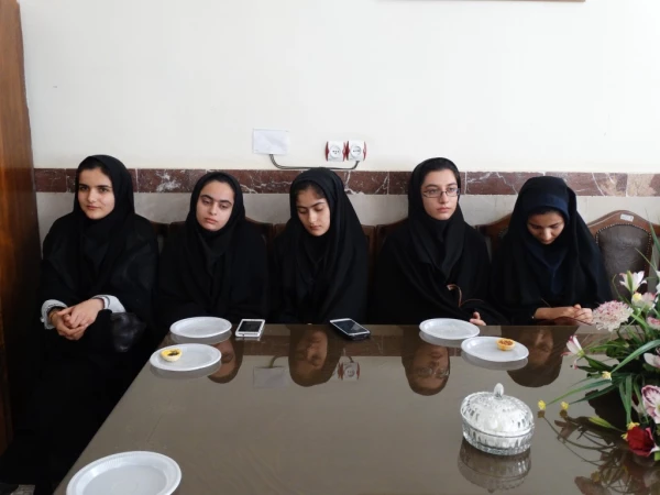 به دنبال برگزاری با کیفیت همایش تربیت سیاسی و اجتماعی کردستان

از سوی دبیر اجرایی همایش، از عوامل اجرایی همایش با اهدا لوح تجلیل  به عمل آمد. 10