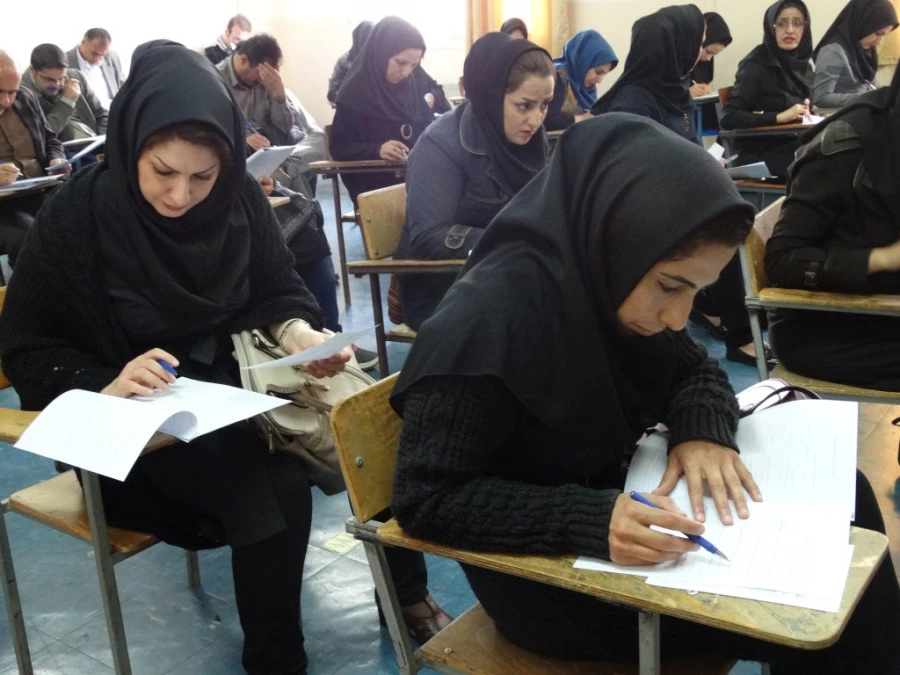 با حضور دکتر الماسی سرپرست پردیسس شهید مدرس کردستان

آزمون نهایی دوره های ضمن خدمت فرهنگیان برگزار شد. 14