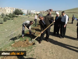 با حضور دکتر مسعود الماسی و همکاران پردیس شهید مدرس کردستان 

آیین درختکاری در محوطه زمین خاکی  دانشگاه برگزار شد. 7