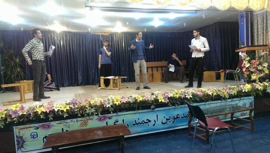 درپی کسب مقام دوم بیست و پنجمین جشنواره فرهنگی دانشجو معلمان 

ممارست گروه تأتر پردیس شهید مدرس کردستان برای عنوان اول مسابقات
 3