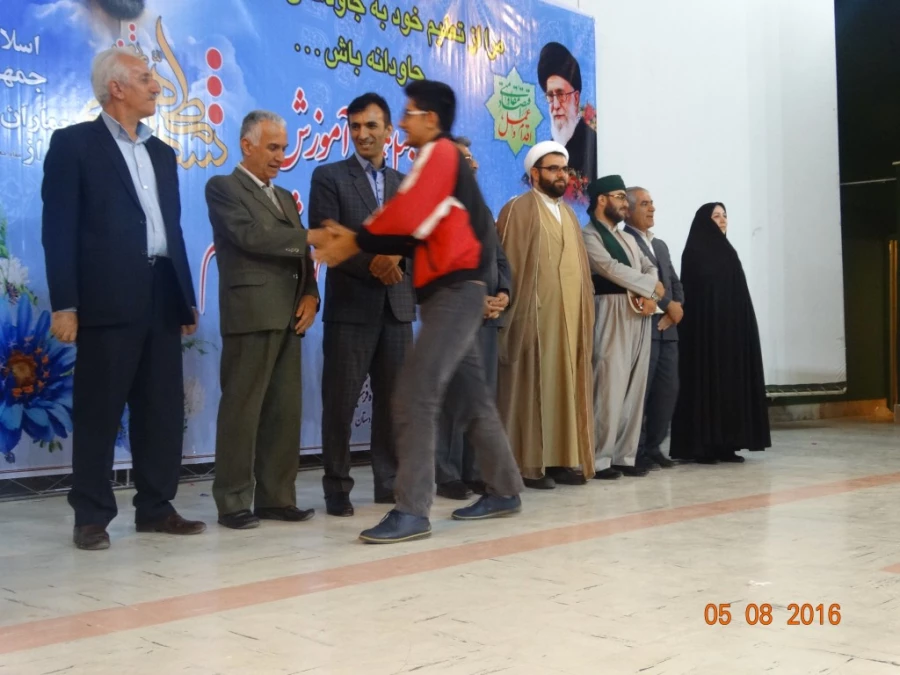 مراسم تجلیل هفته آموزش و پاسداشت مقام معلّم :

دانشگاه فرهنگیان استان کردستان، در مجتمع امام خمینی(ره) برگزار شد
 16