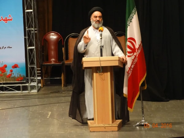 تجلیل از دانشجو معلمان برتر استانی :

در سی و دومین یادواره بزرگداشت مقام معلم و استاد شهید مرتضی مطهری استان کردستان 8