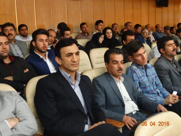 تجلیل از دانشجو معلمان برتر استانی :

در سی و دومین یادواره بزرگداشت مقام معلم و استاد شهید مرتضی مطهری استان کردستان 10