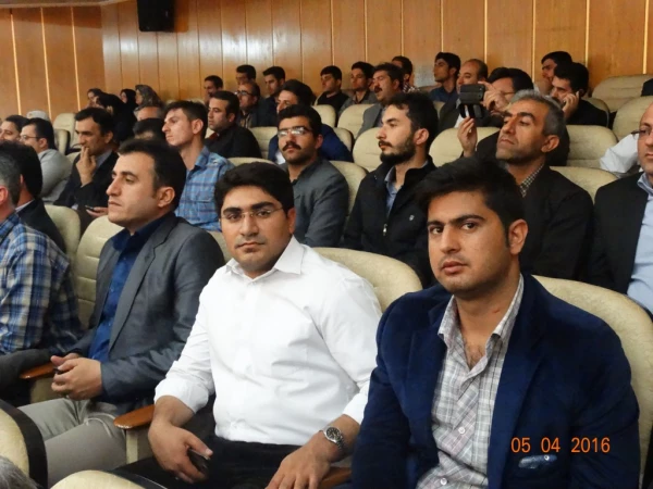 تجلیل از دانشجو معلمان برتر استانی :

در سی و دومین یادواره بزرگداشت مقام معلم و استاد شهید مرتضی مطهری استان کردستان 12