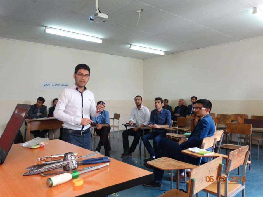 در پردیس شهید مدرس کردستان:

جشنواره الگوهای برتر تدریس برگزار شد. 12