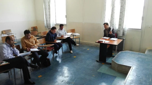 به روایت تصویر:

جلسه هماهنگی مدرسین  دوره آموزشی طرح شهاب  ویژه دانشجویان ورودی 91 6