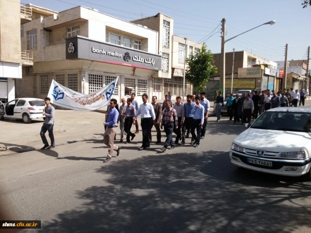 به روایت تصویر:

راهپیمایی دانشگاه فرهنگیان کردستان در روز قدس شریف  3