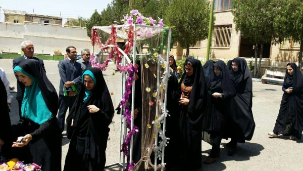 مراسم بدرقه ی دانش آموختگان 91 پردیس دختران استان کردستان:

جهت اعزام به جشن فارغ التحصیلی دانشگاه فرهنگیان سراسر کشور در مشهد مقدس 2