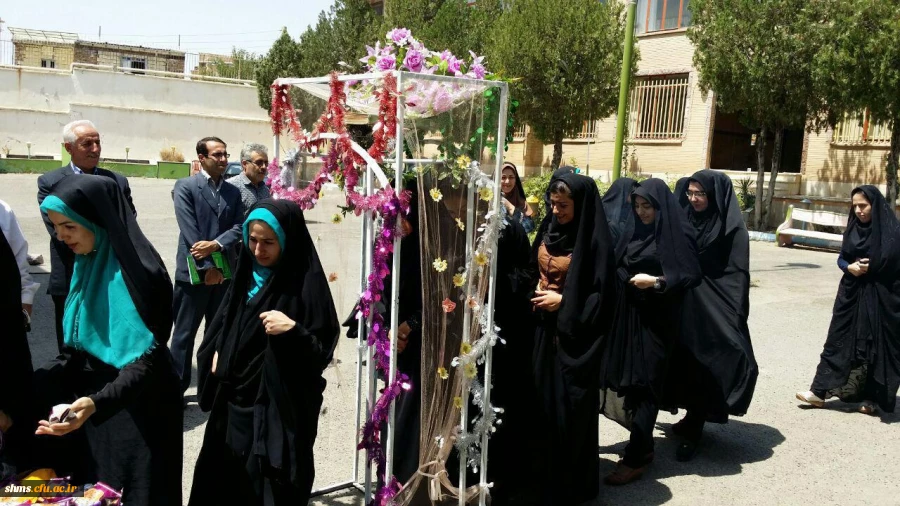 مراسم بدرقه ی دانش آموختگان 91 پردیس دختران استان کردستان:

جهت اعزام به جشن فارغ التحصیلی دانشگاه فرهنگیان سراسر کشور در مشهد مقدس 2