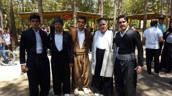 کسب عنوان سومی بازیهای بومی محلی پردیس شهید مدرس سنندج

در نخستین جشنواره کشوری ورزش های همگانی و بازی های بومی محلی 10