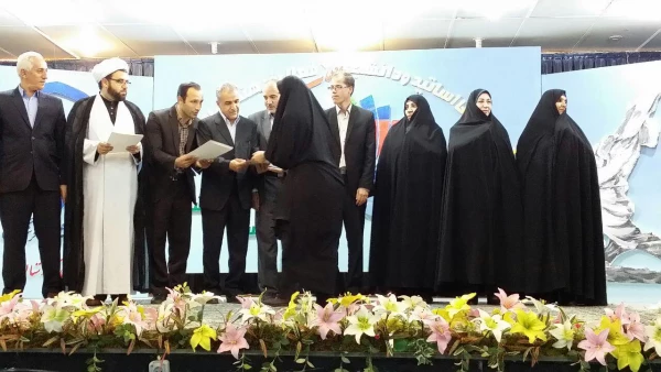 در سنندج، دیار  فرهنگ وهنر، صفا وصمیمیت و مجاهدتهای خاموش به وقوع پیوست:

اختتامیه سومین گردهمایی رویش اساتید و دانشجو معلمان دختر کشور 3