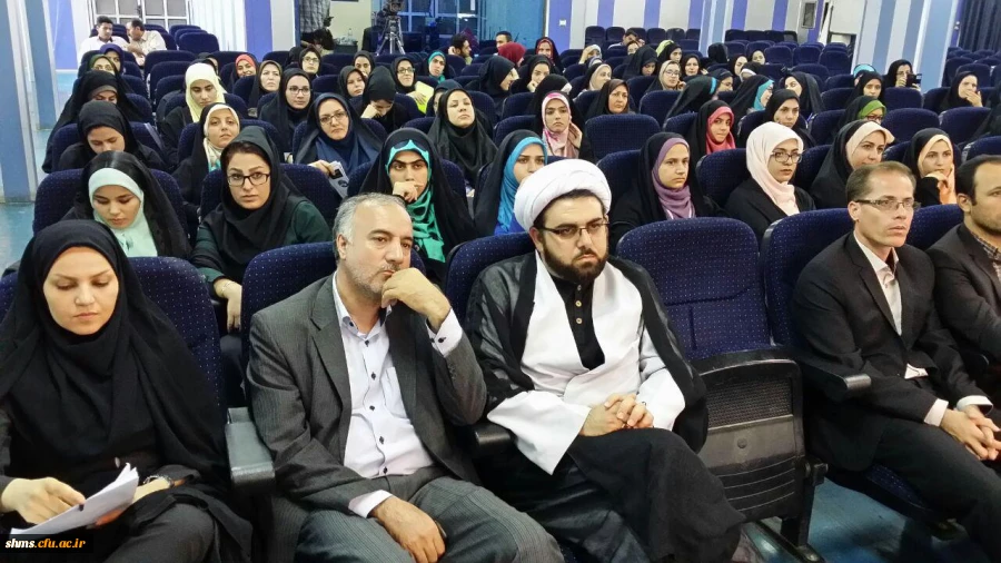 در سنندج، دیار  فرهنگ وهنر، صفا وصمیمیت و مجاهدتهای خاموش به وقوع پیوست:

اختتامیه سومین گردهمایی رویش اساتید و دانشجو معلمان دختر کشور 6