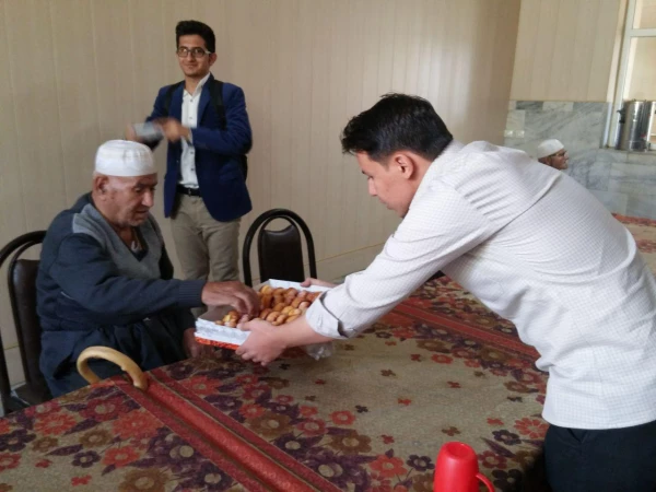 طی بازدیدی از سرای سالمندان سنندج :

دانشجویان شهید مدرس کردستان در آغازین روز های مهر از مهربانان تجلیل نمودند. 8