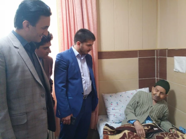 طی بازدیدی از سرای سالمندان سنندج :

دانشجویان شهید مدرس کردستان در آغازین روز های مهر از مهربانان تجلیل نمودند. 12