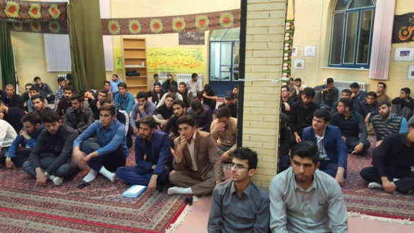 جوان مومن و انقلابی