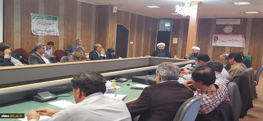 جلسه هم اندیشی اساتید با محوریت گفتمان و دستاوردهای انقلاب اسلامی