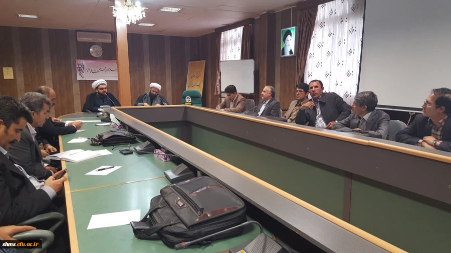 جلسه هم اندیشی اساتید با محوریت گفتمان و دستاوردهای انقلاب اسلامی