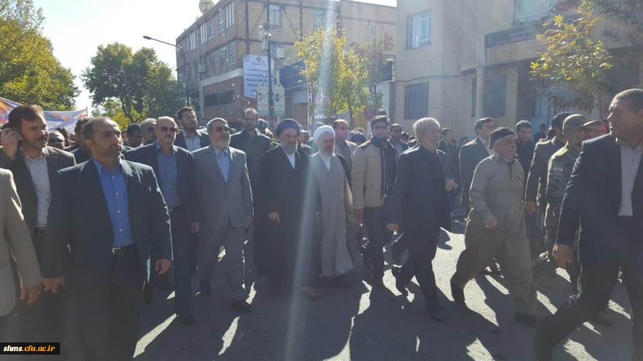 تجمع یوم الله ۱۳ آبان با حضور پرشور دانشجویان ، همکاران و اساتید پردیس شهید مدرس سنندج