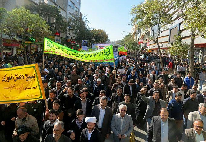 تجمع یوم الله ۱۳ آبان با حضور پرشور دانشجویان ، همکاران و اساتید پردیس شهید مدرس سنندج