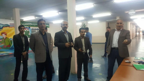 بازدید دکتر الماسی سرپرست شهید مدرس سنندج  از شعبه اخذ رای