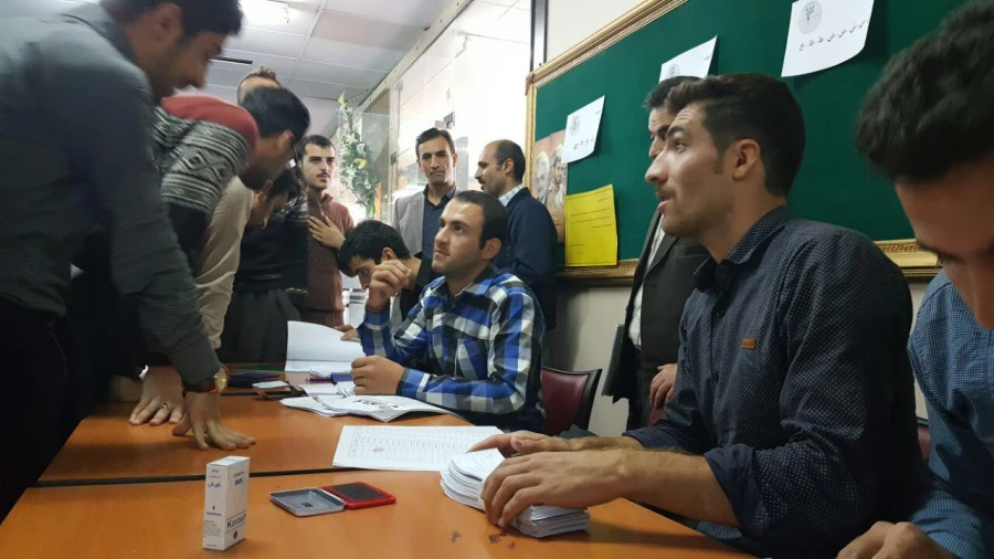 بازدید دکتر الماسی سرپرست شهید مدرس سنندج  از شعبه اخذ رای