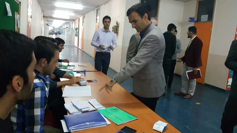 بازدید دکتر الماسی سرپرست شهید مدرس سنندج  از شعبه اخذ رای