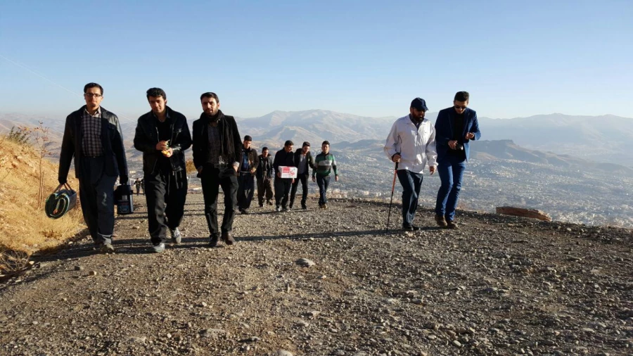 صعود به قله آبیدر و پاکسازی مسیر صعود