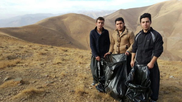 صعود به قله آبیدر و پاکسازی مسیر صعود