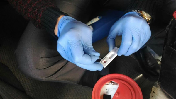 استقرار مینی‎بوس مشاوره ایدز در پردیس شهید مدرس سنندج 7