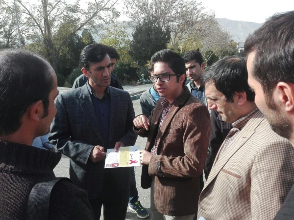 استقرار مینی‎بوس مشاوره ایدز در پردیس شهید مدرس سنندج 10