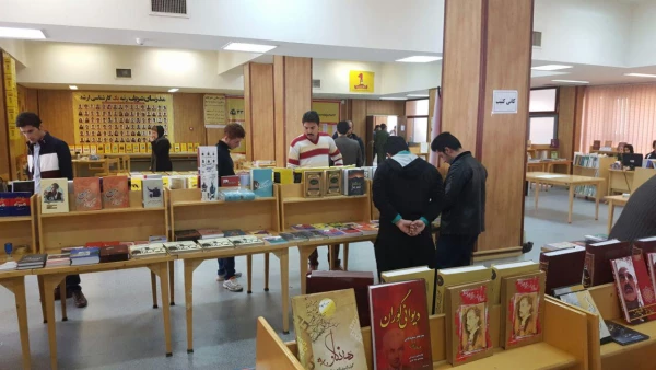 بازدید دکتر الماسی از نمایشگاه کتاب دانشگاه کردستان 4