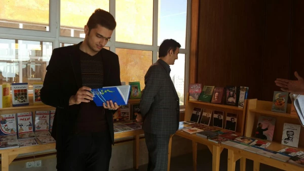 بازدید دکتر الماسی از نمایشگاه کتاب دانشگاه کردستان 5