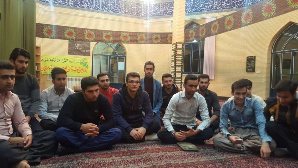 جلسه صمیمانه سرپرستان شبانه روزی  با نماینده دانشجویان و با حضور دکتر مسعود الماسی  4