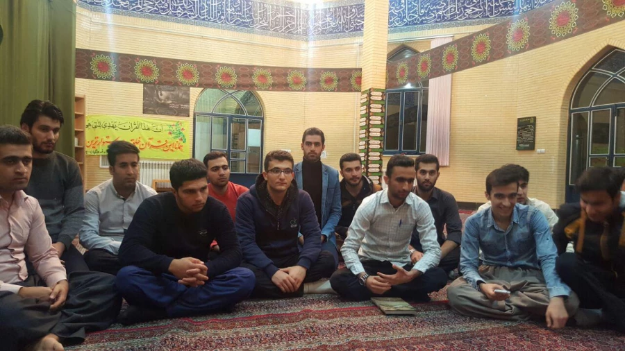 جلسه صمیمانه سرپرستان شبانه روزی  با نماینده دانشجویان و با حضور دکتر مسعود الماسی  4