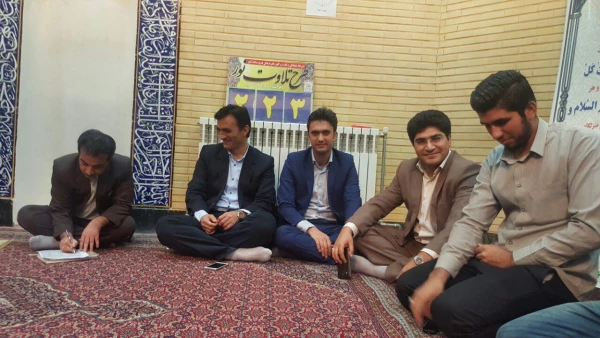 جلسه صمیمانه سرپرستان شبانه روزی  با نماینده دانشجویان و با حضور دکتر مسعود الماسی  6