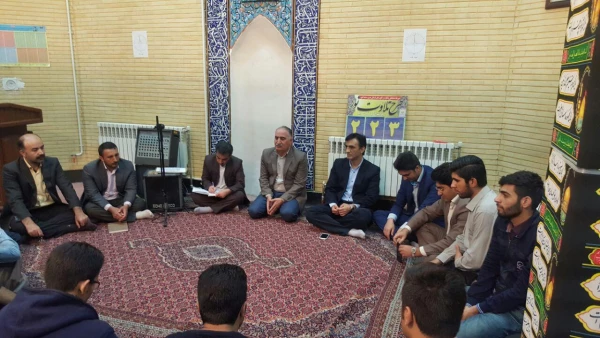 جلسه صمیمانه سرپرستان شبانه روزی  با نماینده دانشجویان و با حضور دکتر مسعود الماسی  8