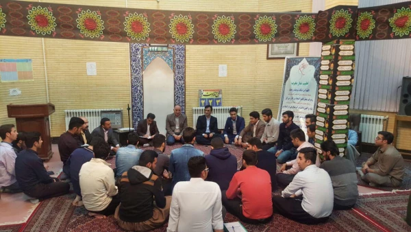 جلسه صمیمانه سرپرستان شبانه روزی  با نماینده دانشجویان و با حضور دکتر مسعود الماسی  9