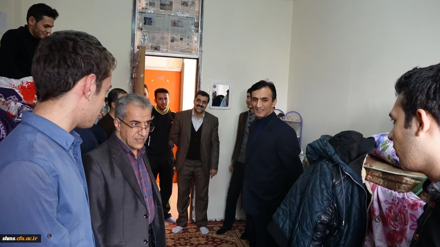 بازدید سرزده دکتر مسعود الماسی از خوابگاهای دانشجویی به مناسبت گرامیداشت روز دانشجو