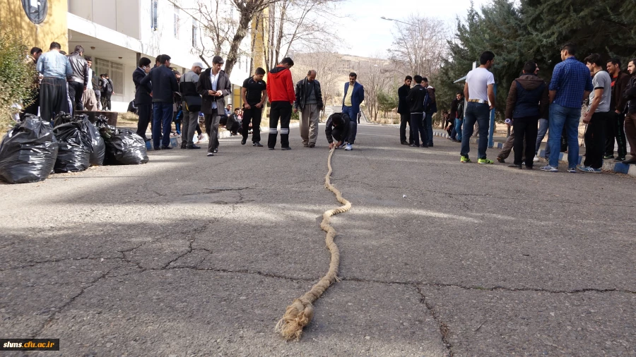 برگزاری مسابقه طناب کشی  به مناسبت گرامیداشت روز دانشجو 5