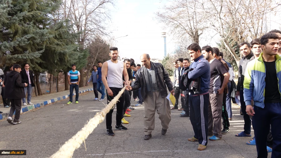 برگزاری مسابقه طناب کشی  به مناسبت گرامیداشت روز دانشجو 12