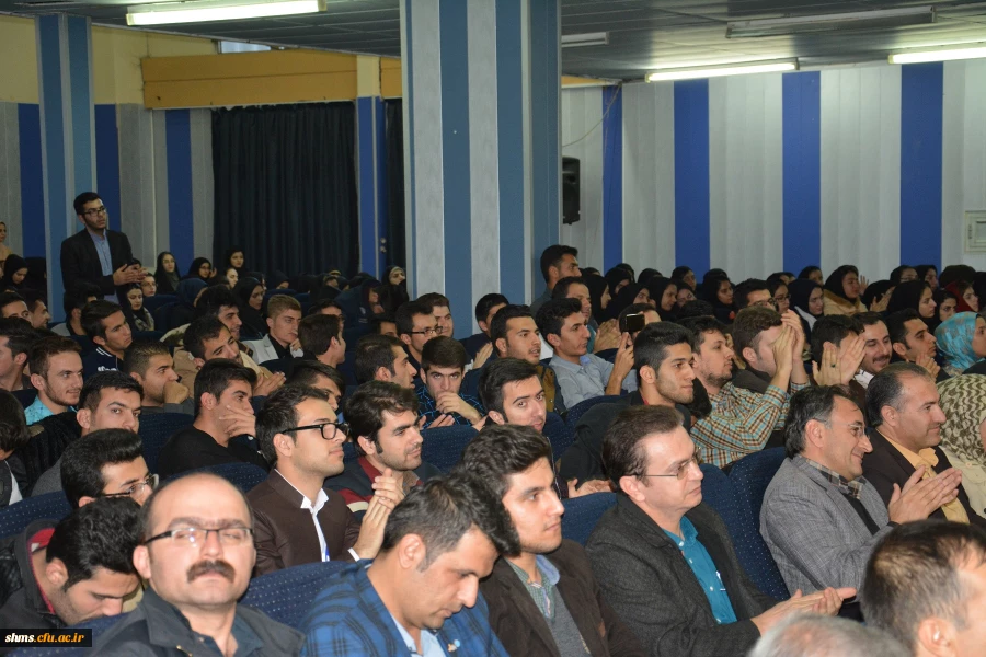 سومین نشست تخصصی شعر و داستان با شکوه خاصی برگزار شد 31