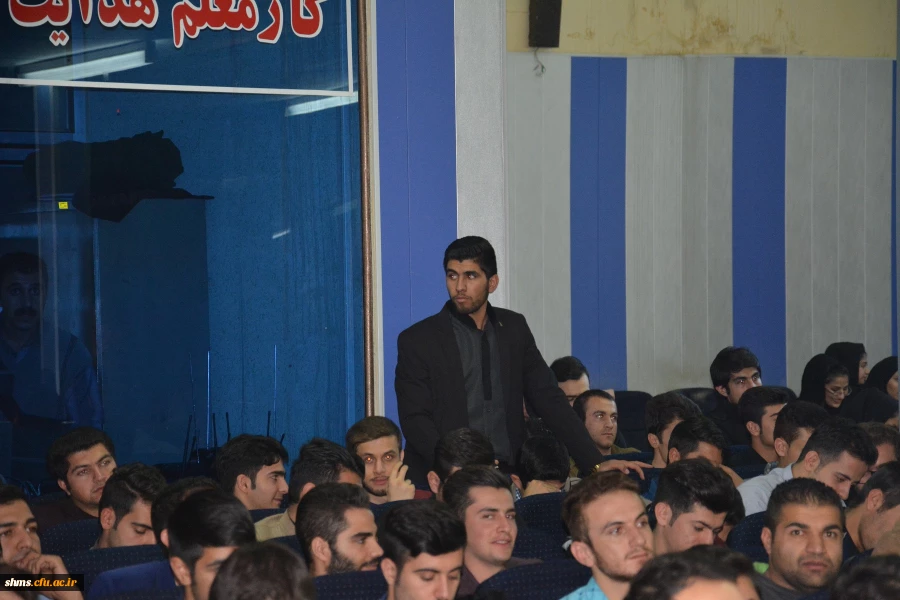 سومین نشست تخصصی شعر و داستان با شکوه خاصی برگزار شد 35