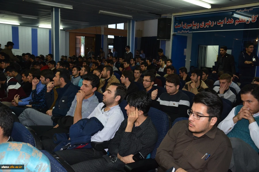 سومین نشست تخصصی شعر و داستان با شکوه خاصی برگزار شد 42