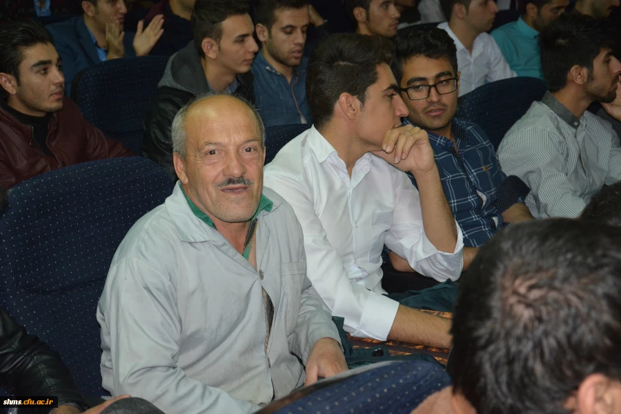 سومین نشست تخصصی شعر و داستان با شکوه خاصی برگزار شد 52