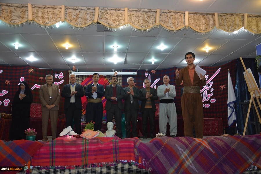 سومین نشست تخصصی شعر و داستان با شکوه خاصی برگزار شد 73