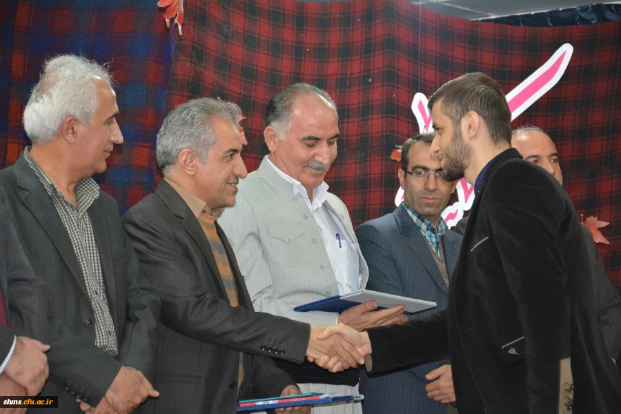 سومین نشست تخصصی شعر و داستان با شکوه خاصی برگزار شد 77