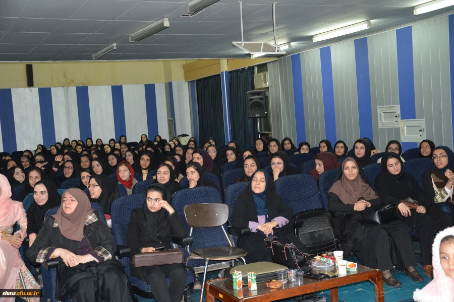 سومین نشست تخصصی شعر و داستان با شکوه خاصی برگزار شد 85