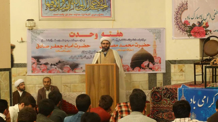 جشن باشکوه میلاد پیامبر رحمت و مهربانی در مقبره امام زاده پیرمحمد برگزار شد 3