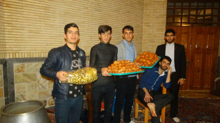 جشن باشکوه میلاد پیامبر رحمت و مهربانی در مقبره امام زاده پیرمحمد برگزار شد 13