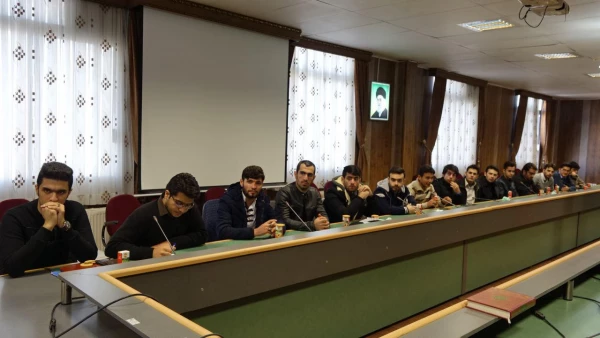 تجلیل از دانشجویان فعال فرهنگی به مناسبت همکاری در برگزاری مراسم روز دانشجو